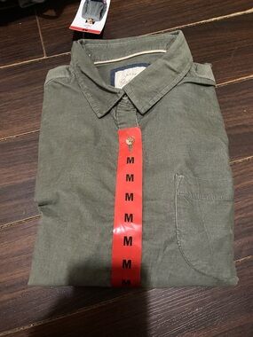 Women's Jachs Girlfriend Micro Corduroy Long Sleeve Button Up, New with Tags M